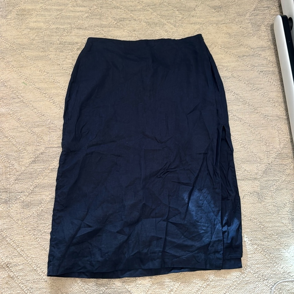 Abercrombie and Fitch linen midi skirt. Navy size L